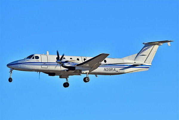 Janet Flight Beechcraft 1900 by Tomás Del Coro